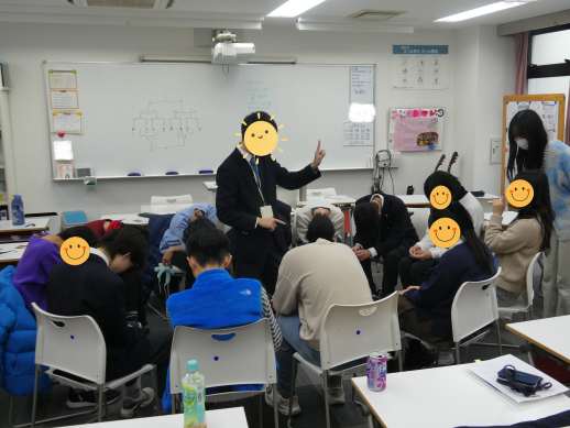 兵庫県にあるフリースクール、クラーク国際中等部芦屋キャンパスのピア実習の授業の様子