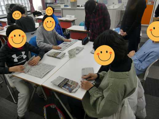 兵庫県にあるフリースクール、クラーク国際中等部芦屋キャンパスの理科の授業の様子