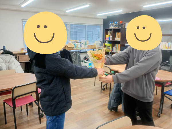 大阪にあるフリースクール、クラーク国際中等部大阪天王寺キャンパス、ボランティア、大学生ボランティア、卒業、