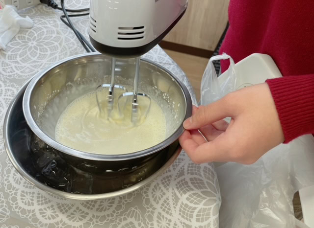 静岡にあるフリースクール、クラーク国際中等部静岡キャンパスのクリスマス会の様子