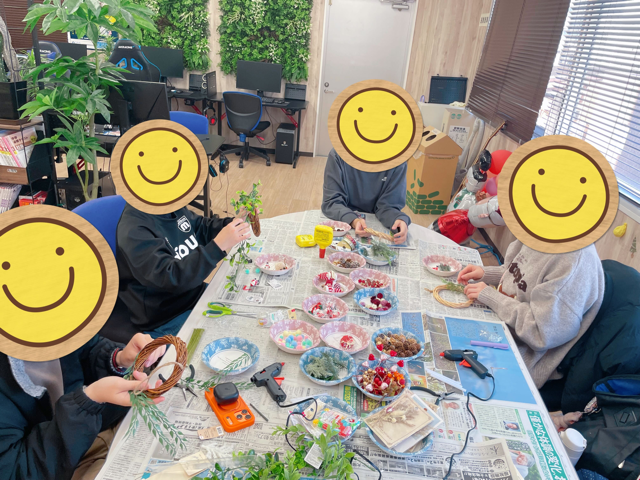 静岡にあるフリースクール、クラーク国際中等部静岡キャンパスのものづくりの様子