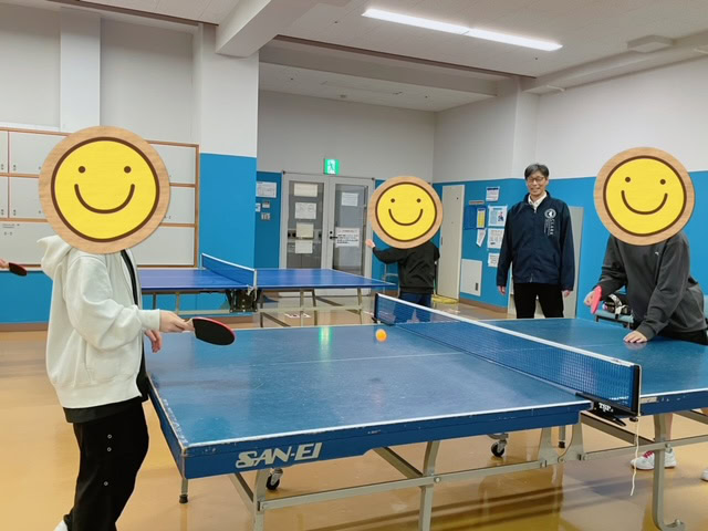 静岡にあるフリースクール、クラーク国際中等部静岡キャンパスの卓球の様子、クラーク国際中等部静岡キャンパスの課外体育