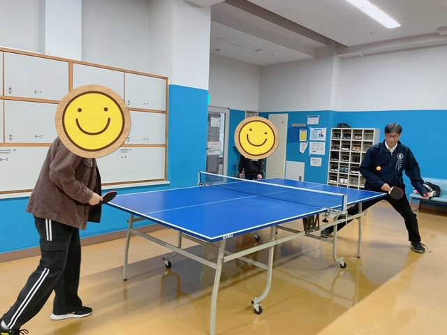 静岡にあるフリースクール、クラーク国際中等部静岡キャンパスの卓球の様子、クラーク国際中等部静岡キャンパスの課外体育