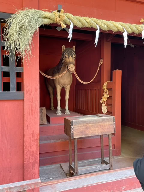 静岡にあるフリースクール、クラーク国際中等部静岡キャンパスの初詣の様子