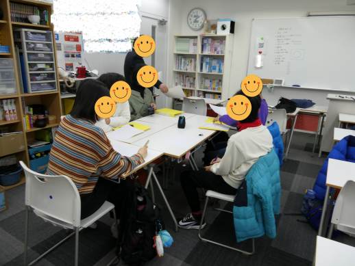 兵庫県にあるフリースクール、クラーク国際中等部芦屋キャンパスのキャリア探究の授業の様子