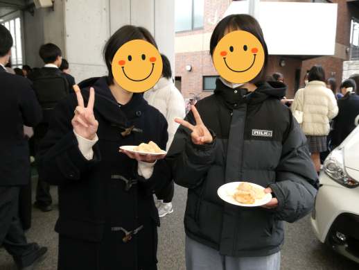 兵庫県にあるフリースクール、クラーク国際中等部芦屋キャンパスのHRの様子