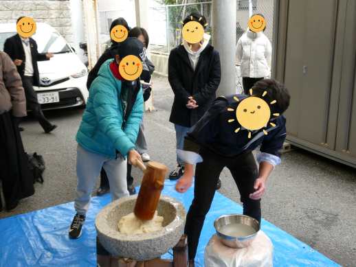 兵庫県にあるフリースクール、クラーク国際中等部芦屋キャンパスのHRの様子