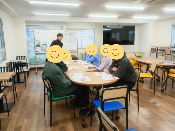 大阪にあるフリースクール、クラーク国際中等部大阪天王寺キャンパス、学習の様子、歴史の授業、自律学習、