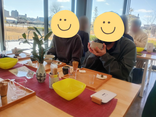 大阪にあるフリースクール、クラーク国際中等部大阪天王寺キャンパス、卒業旅行、京都、宇治、平等院、茶づな、抹茶