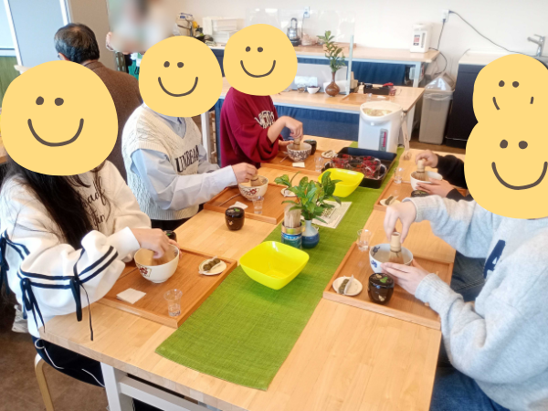 大阪にあるフリースクール、クラーク国際中等部大阪天王寺キャンパス、卒業旅行、京都、宇治、平等院、茶づな、抹茶