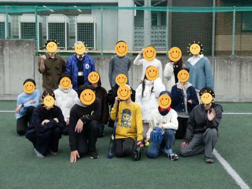 兵庫県にあるフリースクール、クラーク国際中等部芦屋キャンパスのHRの授業の様子