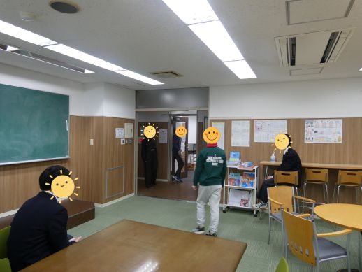 兵庫県にあるフリースクール、クラーク国際中等部芦屋キャンパスのピア実習の授業の様子