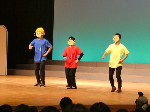 兵庫県にあるフリースクール、クラーク国際中等部芦屋キャンパスの特別授業の様子