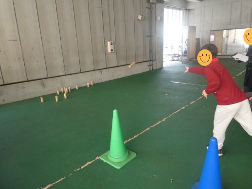 兵庫県にあるフリースクール、クラーク国際中等部芦屋キャンパスのピア実習の授業の様子