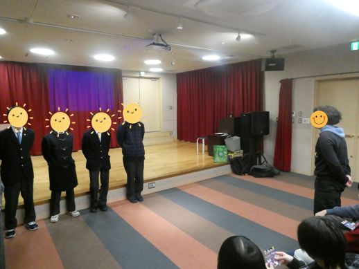 兵庫県にあるフリースクール、クラーク国際中等部芦屋キャンパスのピア実習の授業の様子