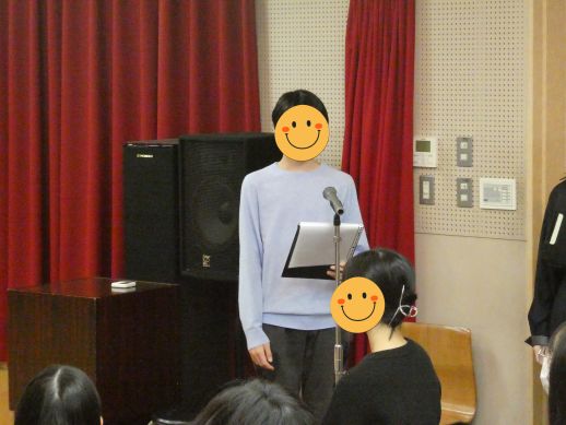 兵庫県にあるフリースクール、クラーク国際中等部芦屋キャンパスのHRの様子