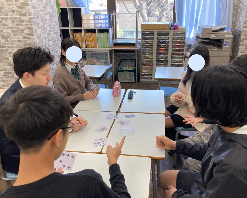 東京にあるフリースクール、クラーク国際中等部東京キャンパスの授業の様子