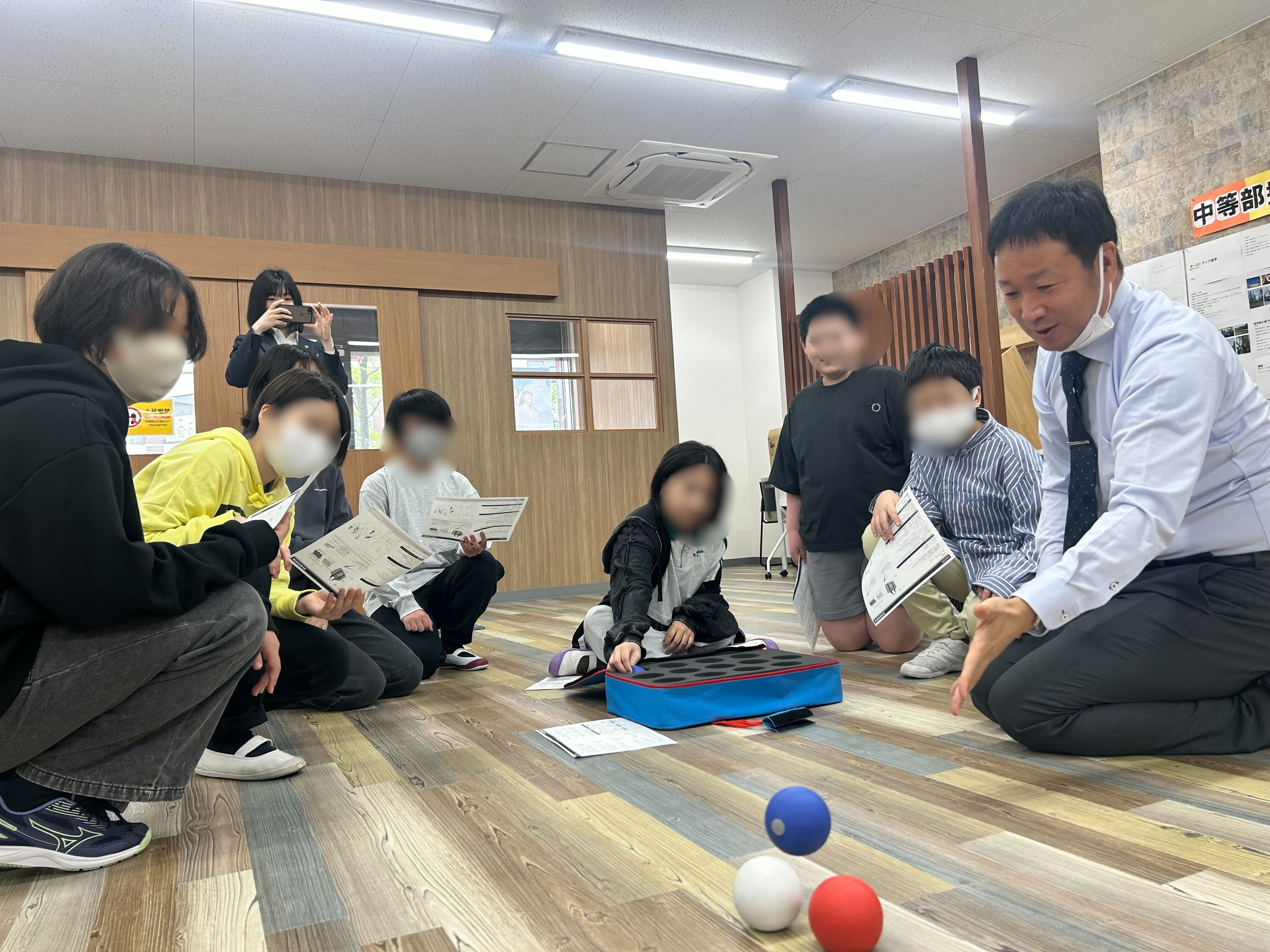 埼玉県所沢市にあるフリースクール、クラーク国際中等部所沢キャンパスで行ったボッチャの様子