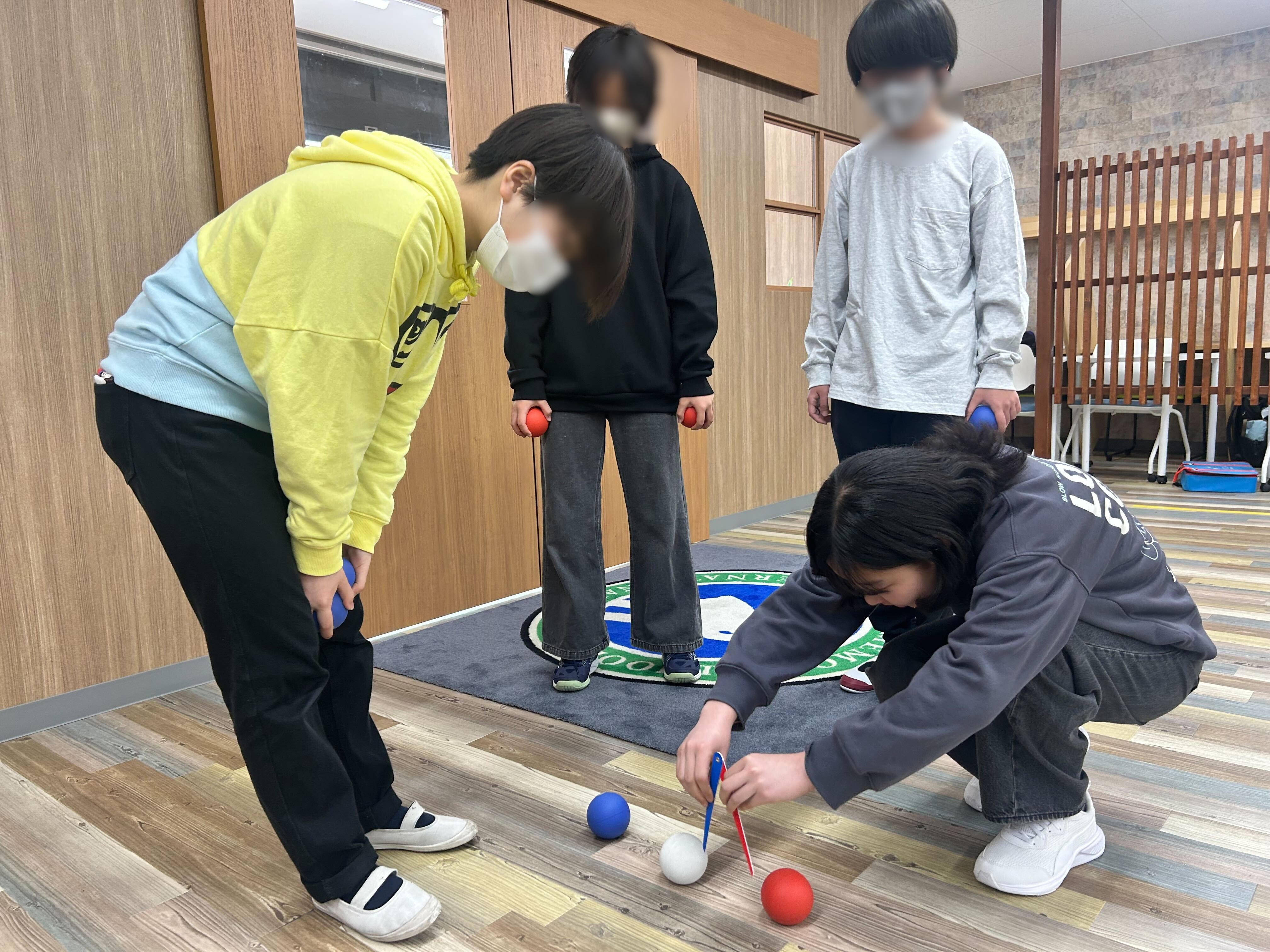 埼玉県所沢市にあるフリースクール、クラーク国際中等部所沢キャンパスで行ったボッチャの様子