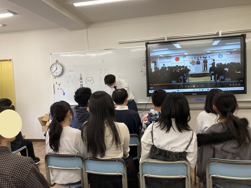 東京にあるフリースクール、クラーク国際中等部東京キャンパスの授業の様子