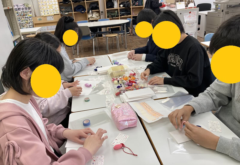 東京にあるフリースクール、クラーク国際中等部東京キャンパスの授業の様子