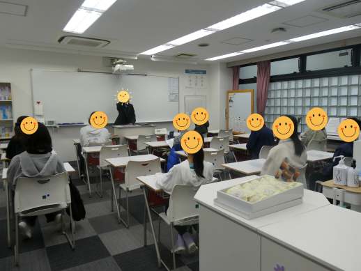 兵庫県にあるフリースクール、クラーク国際中等部芦屋キャンパスの始業式の様子