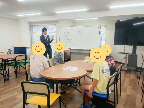 大阪にあるフリースクール、クラーク国際中等部、大阪天王寺、4月入学、オリエンテーション、