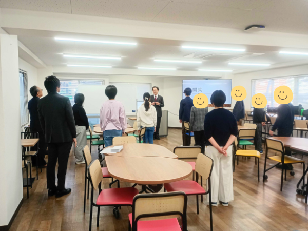 大阪にあるフリースクール、クラーク国際中等部、大阪天王寺キャンパス、始業式の様子、