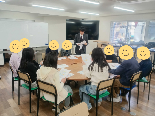 大阪にあるフリースクール、クラーク国際中等部、大阪天王寺キャンパス、始業式の様子、