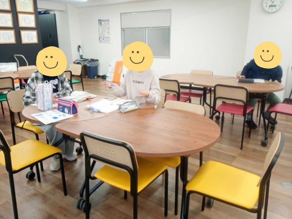 大阪にあるフリースクール、クラーク国際中等部、大阪天王寺キャンパス、自律学習、Webコンテンツ、漢字検定、