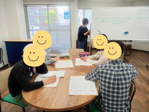 大阪にあるフリースクール、クラーク国際中等部大阪天王寺キャンパス、調理実習、注文の多いキャンパス長、注文の多い料理店、餃子、