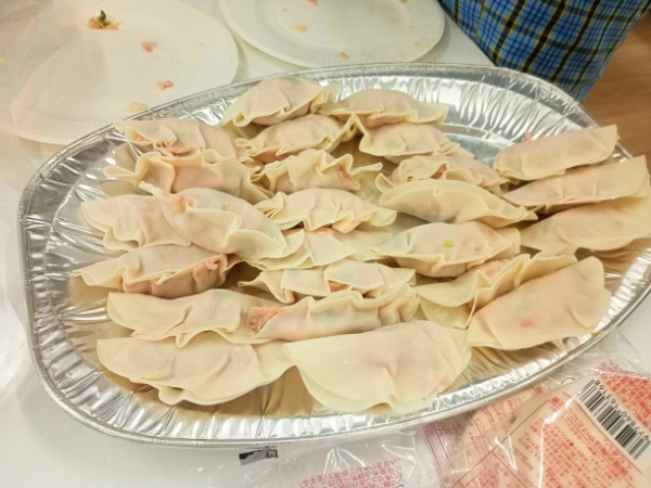 大阪にあるフリースクール、クラーク国際中等部大阪天王寺キャンパス、調理実習、焼き餃子、水餃子、注文の多い、