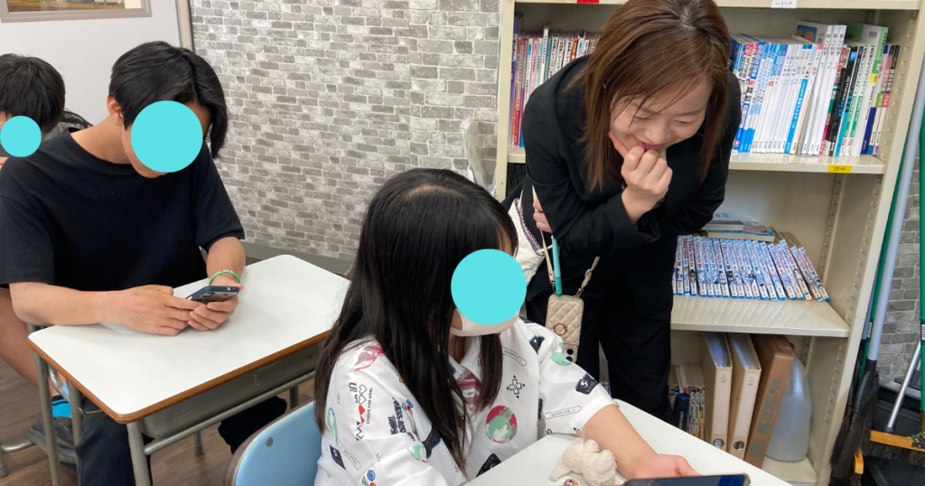 東京にあるフリースクール、クラーク国際中等部東京キャンパスの授業の様子