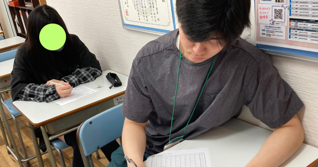 東京にあるフリースクール、クラーク国際中等部東京キャンパスの授業の様子