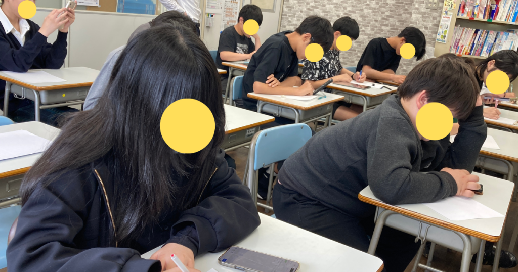 東京にあるフリースクール、クラーク国際中等部東京キャンパスの授業の様子