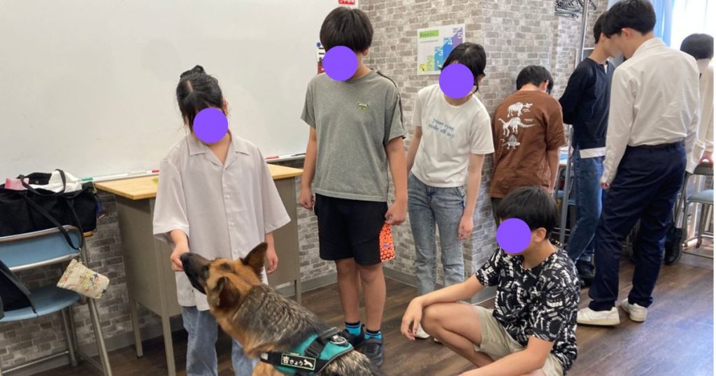 東京にあるフリースクール、クラーク国際中等部東京キャンパスの授業の様子