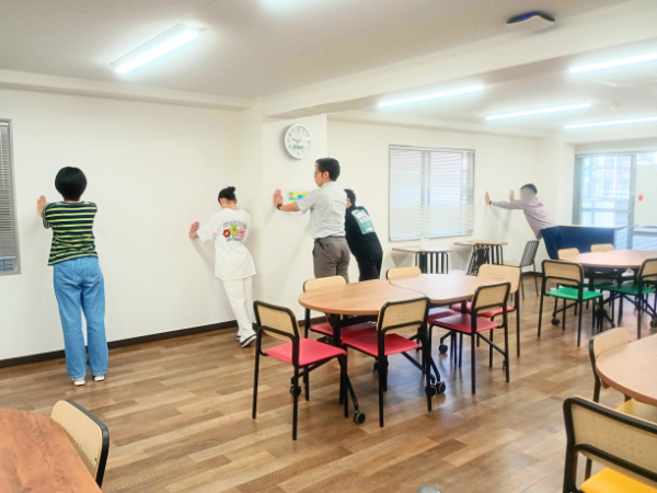 大阪にあるフリースクール、クラーク国際中等部大阪天王寺キャンパス、ゆる筋トレ、エクササイズ、軽運動、
