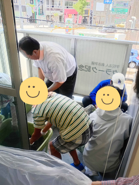大阪にあるフリースクール、クラーク国際中等部大阪天王寺キャンパス、理科、夏野菜、トマト、ピーマン、