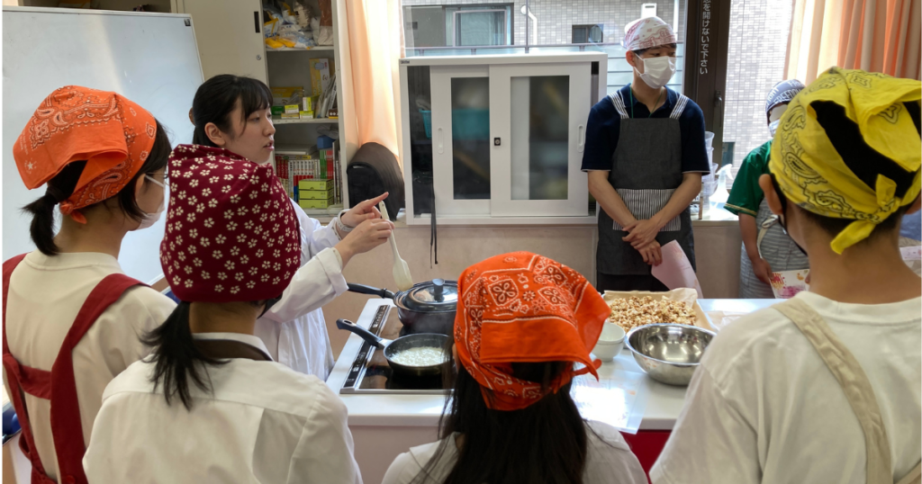 東京にあるフリースクール、クラーク国際中等部東京キャンパスの授業の様子