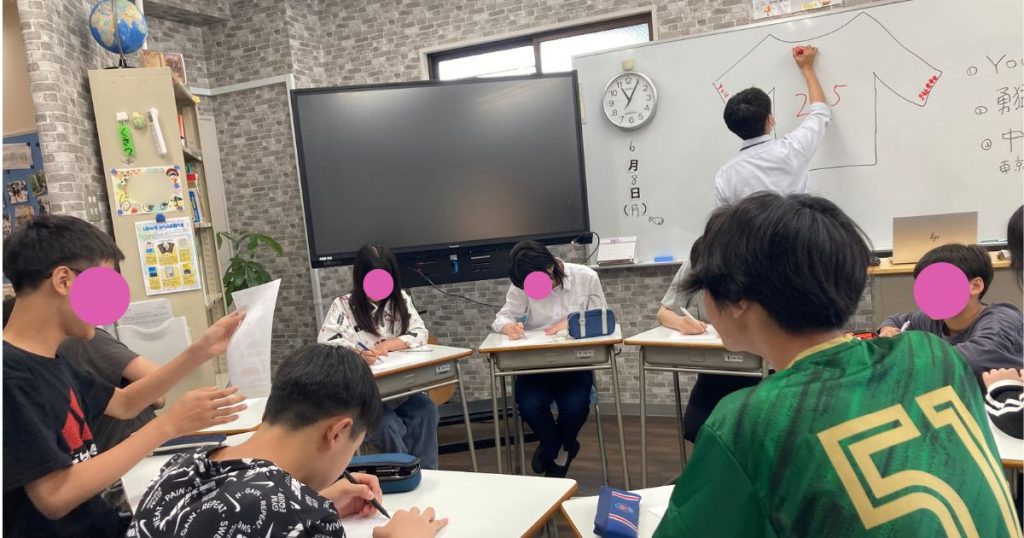 東京にあるフリースクール、クラーク国際中等部東京キャンパスの授業の様子