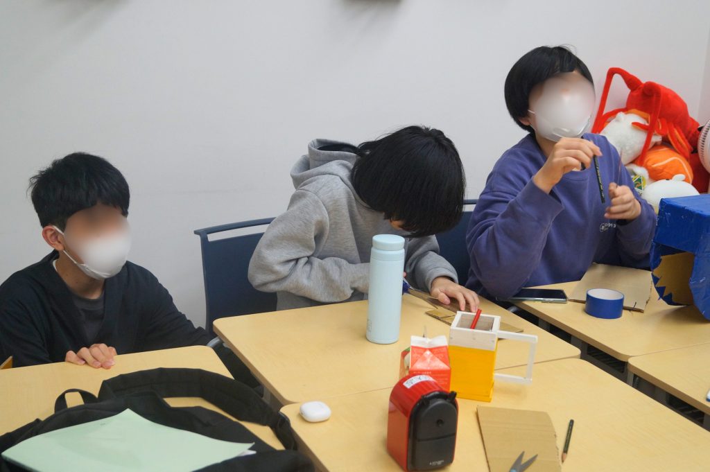 名古屋にあるフリースクール、クラーク国際中等部名古屋キャンパスのイベント準備の様子（プレ中等部フェス）