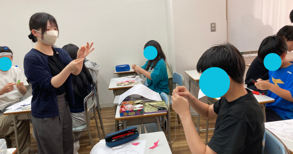 東京にあるフリースクール、クラーク国際中等部東京キャンパスの授業の様子
