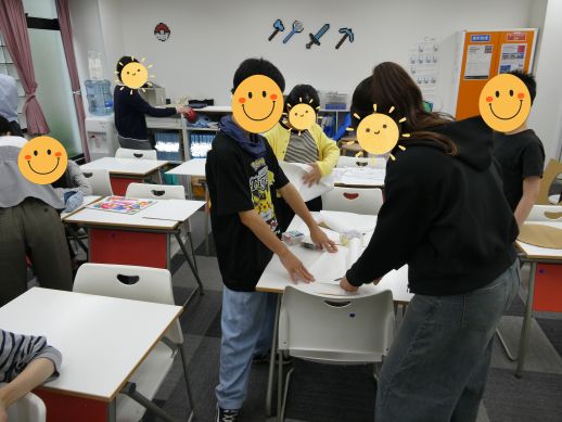 兵庫県にあるフリースクール、クラーク国際中等部芦屋キャンパスのHRの授業の様子
