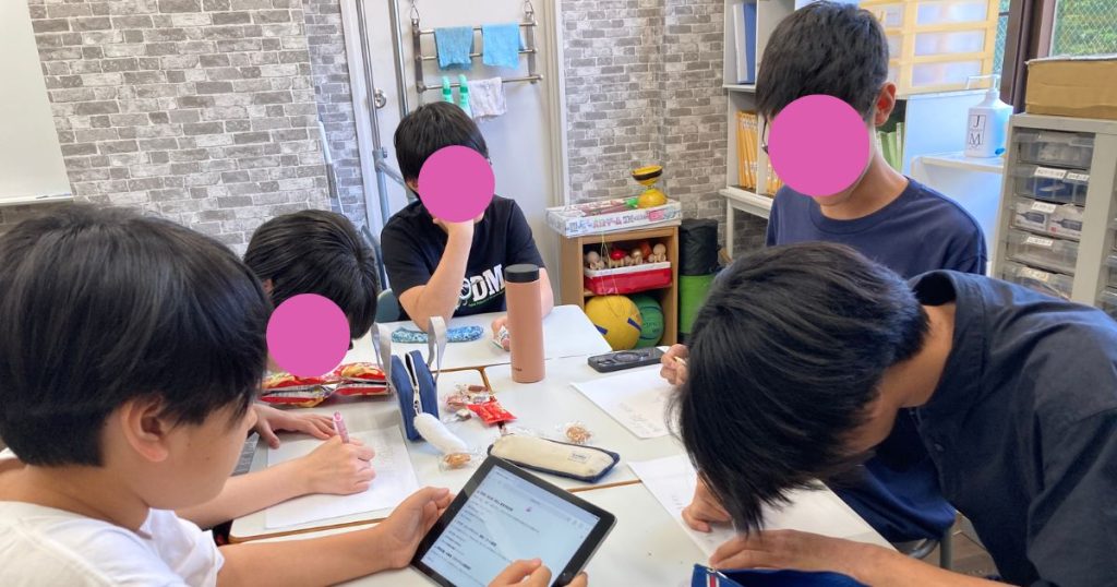 東京にあるフリースクール、クラーク国際中等部東京キャンパスの授業の様子
