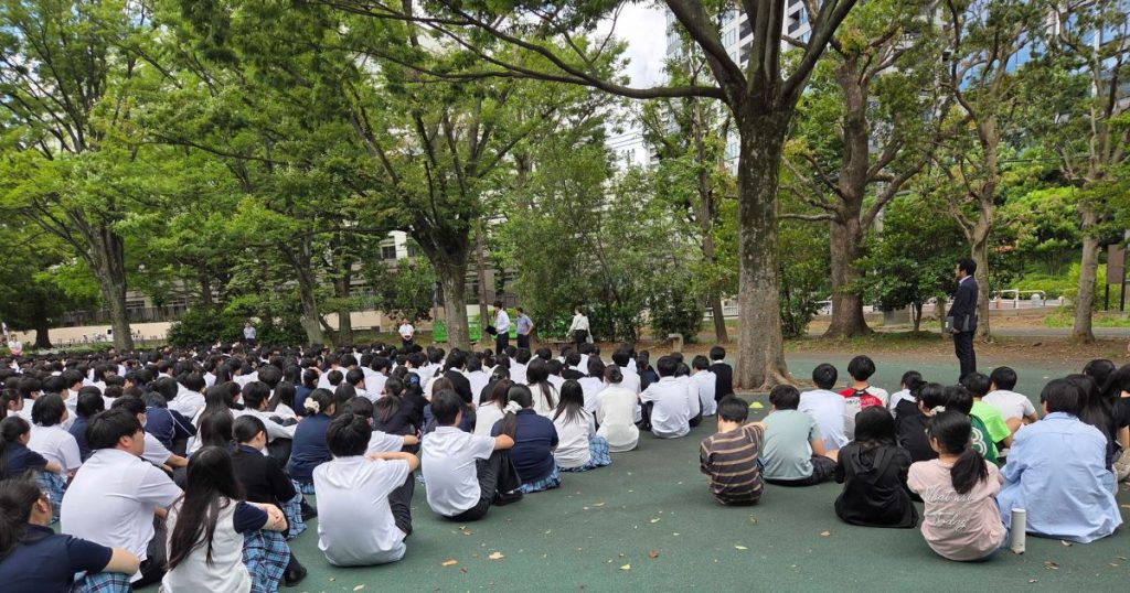 東京にあるフリースクール、クラーク国際中等部東京キャンパスの授業の様子