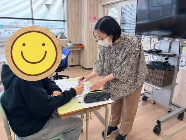 静岡にあるフリースクール、クラーク国際中等部静岡キャンパスの英語の授業