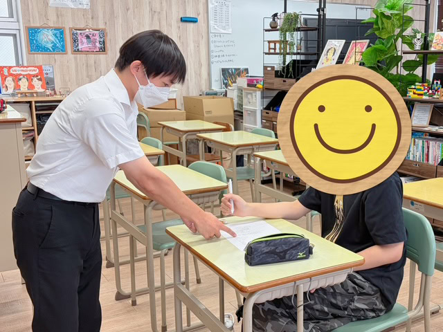 静岡にあるフリースクール、クラーク国際中等部静岡キャンパスの国語の授業