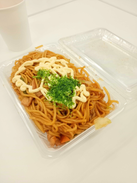 大阪にあるフリースクール、クラーク国際中等部大阪天王寺キャンパス、焼きそば、文化祭、シュミレーション、