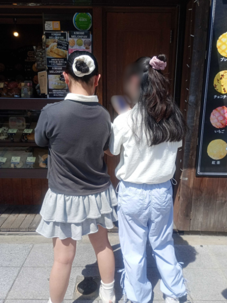 大阪にあるフリースクール、クラーク国際中等部大阪天王寺キャンパス、バズ散歩、バズる、メロンパン、大阪は暑い、写真撮影、