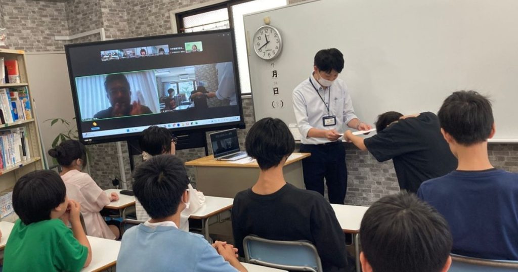 新宿にあるフリースクール、クラーク国際中等部東京キャンパスの授業の様子
